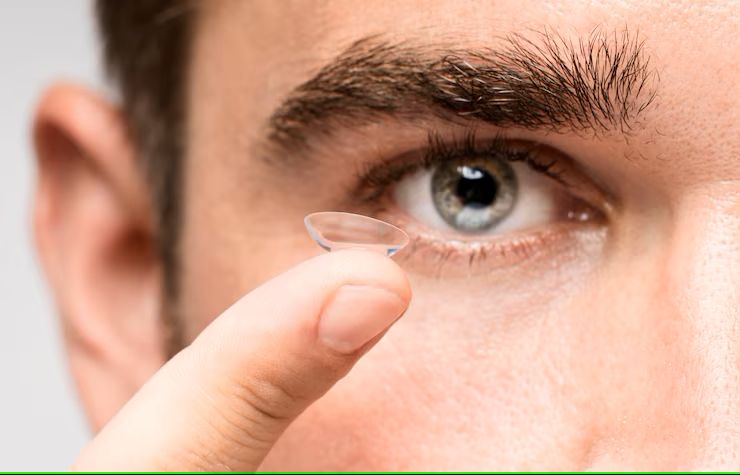 Acuvue daily and monthly lenses with UV protection