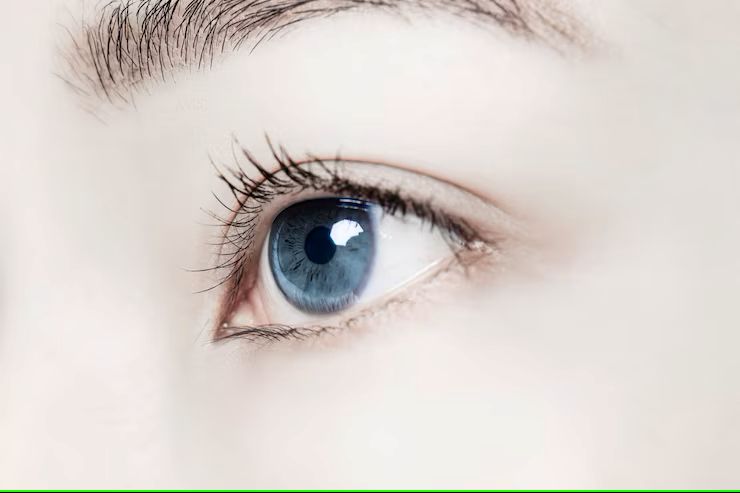 Moisture-rich CooperVision lenses for all-day comfort