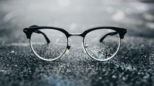 Clear vision with Crizal Sapphire UV lenses