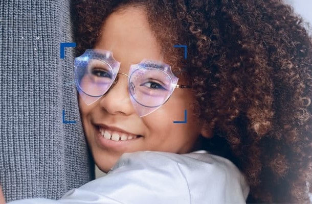 Easy-to-clean DuraVision Platinum coated lenses