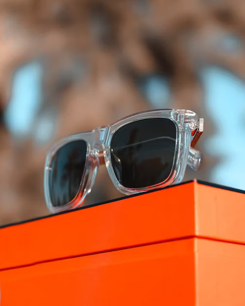  Tommy Hilfiger Eyewear top classic sunglass