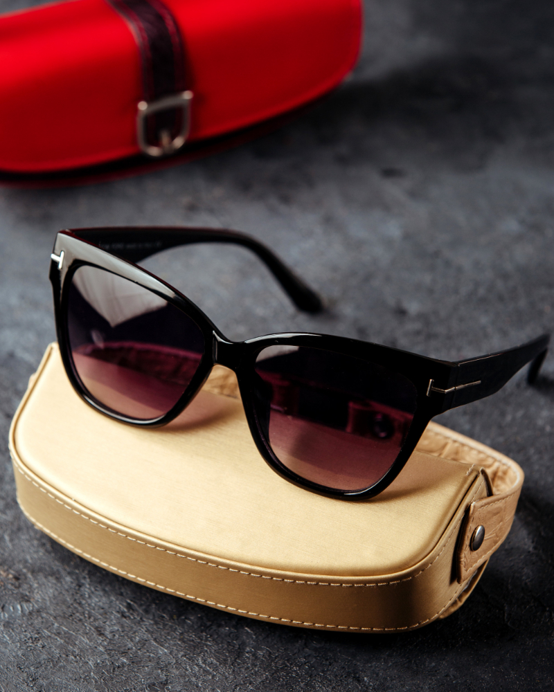 Buy 100% genuine Ray-Ban sunglasses in Kerala at Ejones Opticals